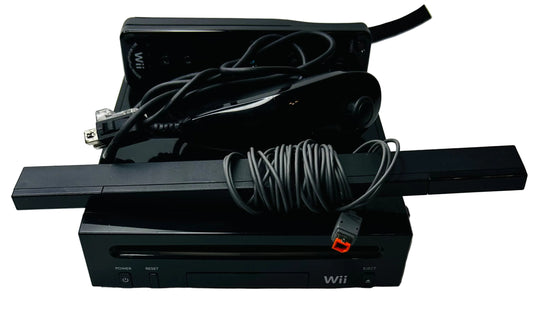 Super Monkey Ball Bundle — Nintendo Wii Console, Banana Blitz CIB & AiAi Figure (SEGA, Jakks Pacific)