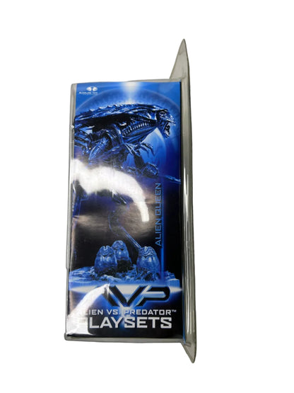 AVP Ultimate Battle Bundle - Alien Queen vs. Predator Playset Collection - McFarlane Toys