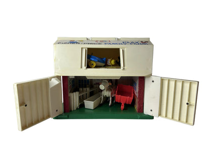 Fisher-Price Play Family Farm #915 – Little People Barn Playset w/ Figures & Animals, 1967 Vintage